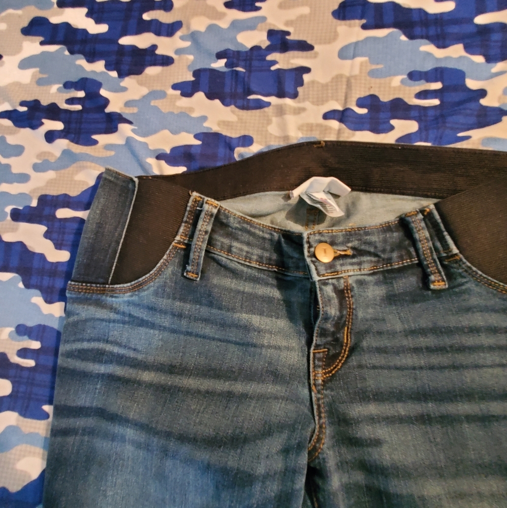 Maternity boot cut jeans size 6